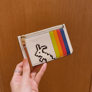 Essenceofluxury Free Gift Tory Burch Rabbit Rainbow Top Zip Card Case A62PP60 AA201974