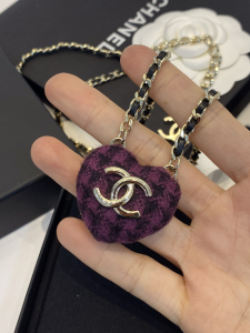 Essenceofluxury Womens Jewelry Chanel CC Logo Tweed Heart Pendant Necklaces A39PP280 AA201969