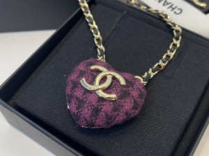 Essenceofluxury Womens Jewelry Chanel CC Logo Tweed Heart Pendant Necklaces A39PP280 AA201969