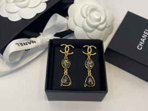 Essenceofluxury Womens Jewelry Chanel CC Logo Earrings A39PP180 AA202118