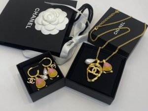 Essenceofluxury Womens Jewelry Chanel CC Logo Pendant Necklaces A39PP280 AA202115