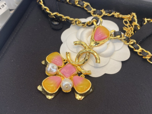 Essenceofluxury Womens Jewelry Chanel Gold CC Logo Pendant Necklace A39PP280 AA202111