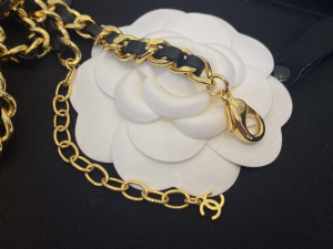 Essenceofluxury Womens Jewelry Chanel Gold CC Logo Pendant Necklace A39PP280 AA202111