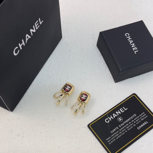 Essenceofluxury Womens Jewelry Chanel Crystals CC Gold Earrings A39PP180 AA203205