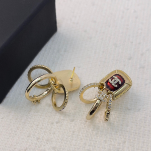 Essenceofluxury Womens Jewelry Chanel Crystals CC Gold Earrings A39PP180 AA203205