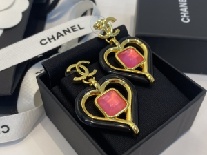 Essenceofluxury Womens Jewelry Chanel Heart CC Logo Earrings Black A39PP180 AA203217