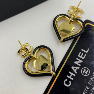 Essenceofluxury Womens Jewelry Chanel Heart CC Logo Earrings Black A39PP180 AA203217