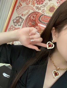 Essenceofluxury Womens Jewelry Chanel Heart CC Logo Earrings White A39PP180 AA203216