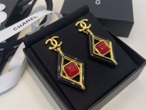Essenceofluxury Womens Jewelry Chanel Square CC Logo Earrings Black A39PP180 AA203218