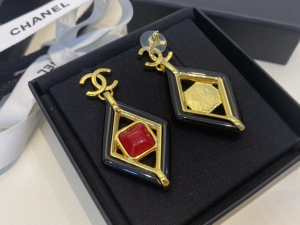 Essenceofluxury Womens Jewelry Chanel Square CC Logo Earrings Black A39PP180 AA203218