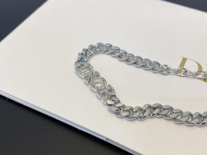 Essenceofluxury Womens Jewelry Dior Evolutioni Crystal DIOR Bracelet A39PP180 AA203211