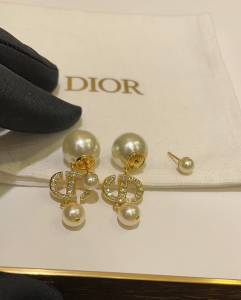 Essenceofluxury Womens Jewelry Dior Tribales Pearl Earrings A39PP180 AA203210
