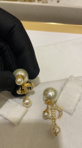 Essenceofluxury Womens Jewelry Dior Tribales Pearl Earrings A39PP180 AA203210