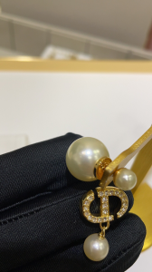 Essenceofluxury Womens Jewelry Dior Tribales Pearl Earrings A39PP180 AA203210