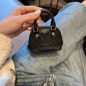 Essenceofluxury Free Gift Louis Vuitton Micro Alma Bag Charm A62PP130 AA203587