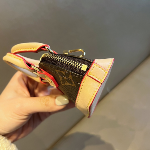 Essenceofluxury Free Gift Louis Vuitton Micro Alma Bag Charm A62PP130 AA203587