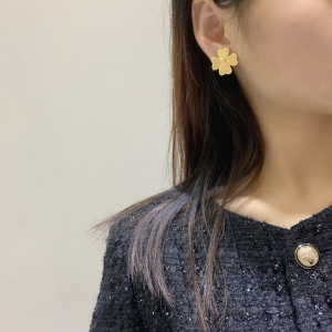 Essenceofluxury Womens Jewelry Chanel Gold CC Logo Flower Earrings A205PP180 AA203865