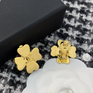 Essenceofluxury Womens Jewelry Chanel Gold CC Logo Flower Earrings A205PP180 AA203865