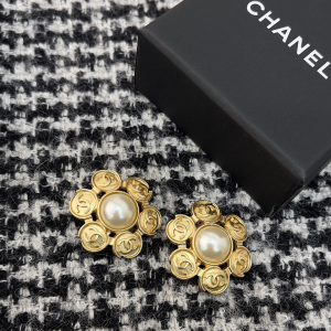 Essenceofluxury Womens Jewelry Chanel Gold Multi CC Logo Earrings A205PP180 AA203866
