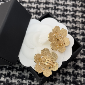 Essenceofluxury Womens Jewelry Chanel Gold Multi CC Logo Earrings A205PP180 AA203866