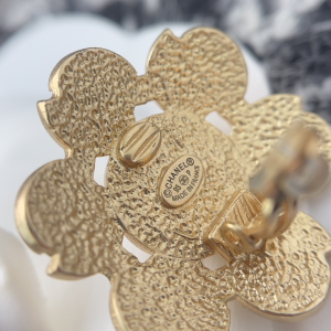 Essenceofluxury Womens Jewelry Chanel Gold Multi CC Logo Earrings A205PP180 AA203866