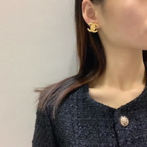 Essenceofluxury Womens Jewelry Chanel Gold Turnoff CC Logo Earrings A205PP180 AA203864
