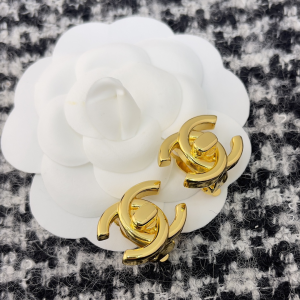 Essenceofluxury Womens Jewelry Chanel Gold Turnoff CC Logo Earrings A205PP180 AA203864