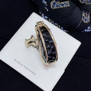 Essenceofluxury Womens Jewelry Chanel Micro Round Bag Brooch Black A152PP180 AA203723