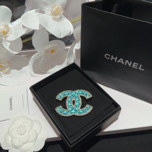 Essenceofluxury Womens Jewelry Chanel CC Logo Crystals Brooch Blue A173PP280 AA204310