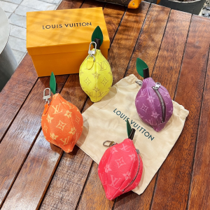 Louis Vuitton Lemon Pouch M81197 