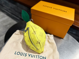 Essenceofluxury Free Gift Louis Vuitton Lemon Pouch M81197 A62PP90 AA204411