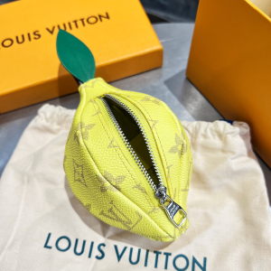 Essenceofluxury Free Gift Louis Vuitton Lemon Pouch M81197 A62PP90 AA204411