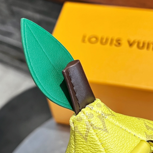 Essenceofluxury Free Gift Louis Vuitton Lemon Pouch M81197 A62PP90 AA204411