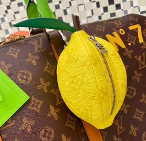 Essenceofluxury Free Gift Louis Vuitton Lemon Pouch M81197 A62PP90 AA204411