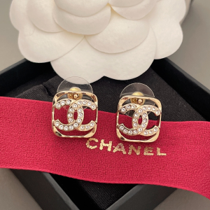 Essenceofluxury Womens Jewelry Chanel Crystals CC Logo Earrings A152PP180 AA205032