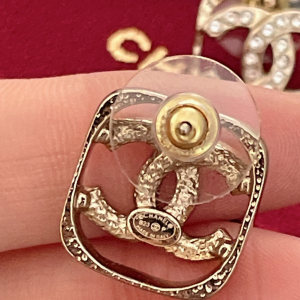 Essenceofluxury Womens Jewelry Chanel Crystals CC Logo Earrings A152PP180 AA205032