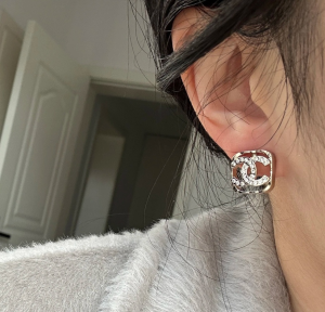 Essenceofluxury Womens Jewelry Chanel Crystals CC Logo Earrings A152PP180 AA205032