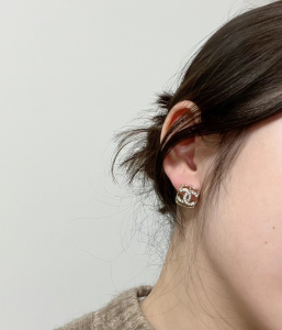 Essenceofluxury Womens Jewelry Chanel Crystals CC Logo Earrings A152PP180 AA205032