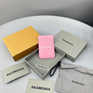 Balenciaga Cash iPhone Magnetic Card Holder Pink Croc Embossed Leather Balenciaga Cash iPhone Magnetic Card Holder Pink Croc Embossed Leather