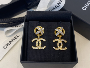 Essenceofluxury Womens Jewelry Chanel Crystals CC Logo Earrings A39PP180 AA205123