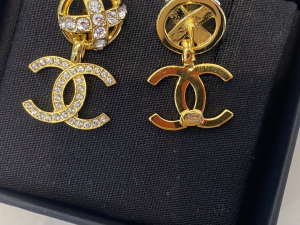 Essenceofluxury Womens Jewelry Chanel Crystals CC Logo Earrings A39PP180 AA205123