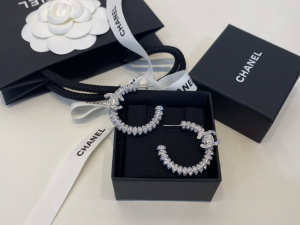 Essenceofluxury Womens Jewelry Chanel Crystals CC Logo Earrings A39PP180 AA205125