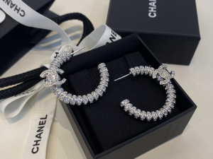 Essenceofluxury Womens Jewelry Chanel Crystals CC Logo Earrings A39PP180 AA205125