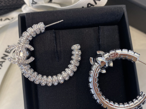 Essenceofluxury Womens Jewelry Chanel Crystals CC Logo Earrings A39PP180 AA205125