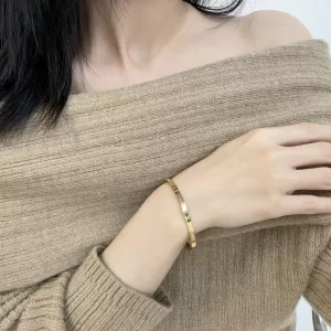 Essenceofluxury Womens Jewelry Chanel Gold Bracelet A62PP380 AA205210