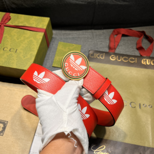 Adidas x Gucci Trefoil Buckle Leather Belt Red 40MM Adidas x Gucci Trefoil Buckle Leather Belt Red 40MM