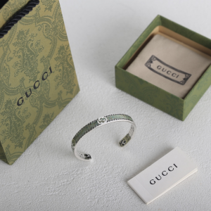 Gucci Interlocking G Bangle Bracelet