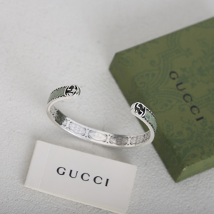 Gucci Interlocking G Bangle Bracelet