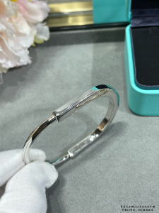 Tiffany Lock Bangle Bracelet