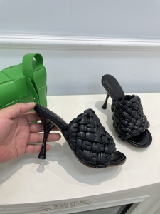 Bottega Veneta Dot Wave Black Leather Heeled Mules Sandal 35TO41 Bottega Veneta Dot Wave Black Leather Heeled Mules Sandal 35TO41